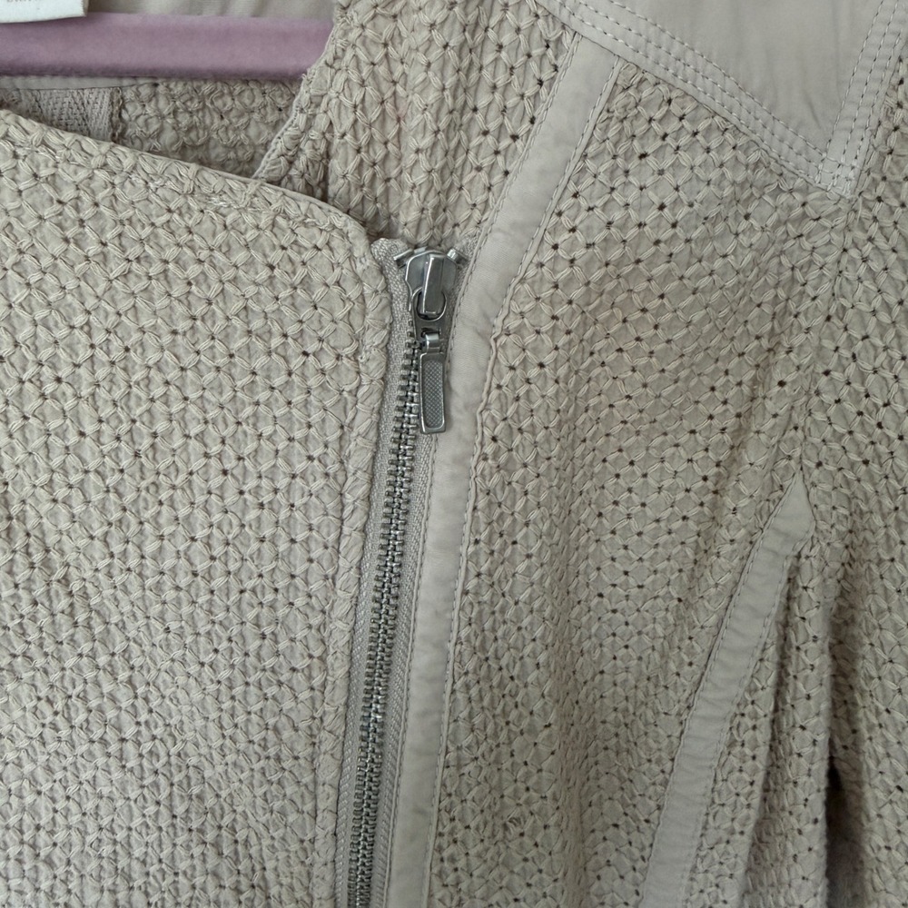 Chicos Beige Mesh Textured Lattice Asymmetrical Moto Jacket Tan Size 1 Medium - Picture 4 of 13